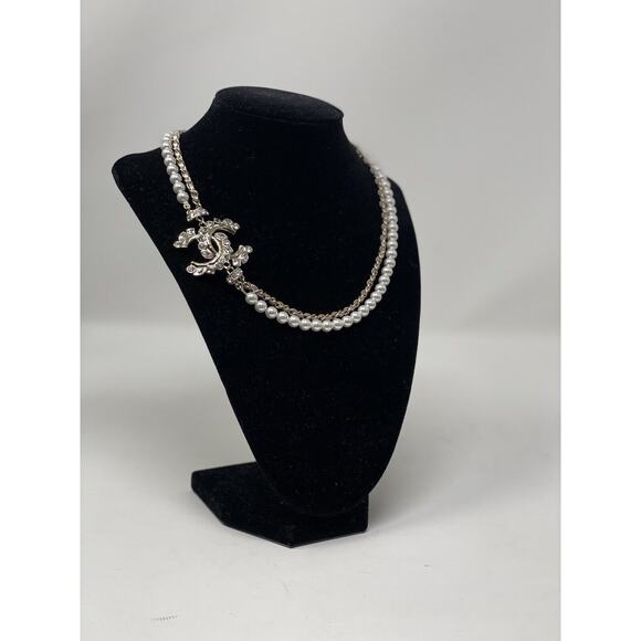 Chanel 23P Choker Pearly White Crystal CC Necklace NEW - Picture 2 of 14